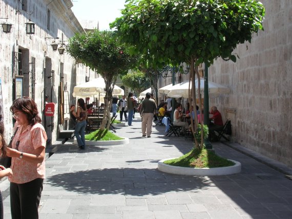 Arequipa, nice shopping street in the historical city centre