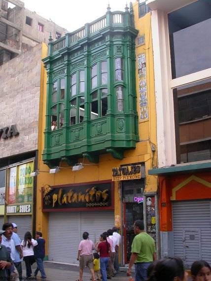 Another nice house with balcony in the Jirón de la Unión