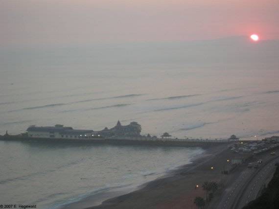 Sunset in Miraflores (view from Larcomar)