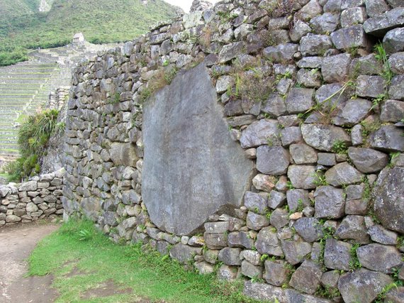 Machu Picchu, wall with single large stone