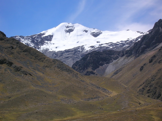 mountain peak by pass La Raya