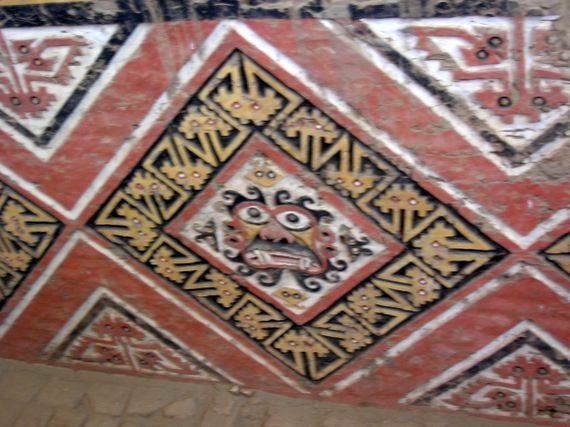 Trujillo, Huaca de Luna, painted walls